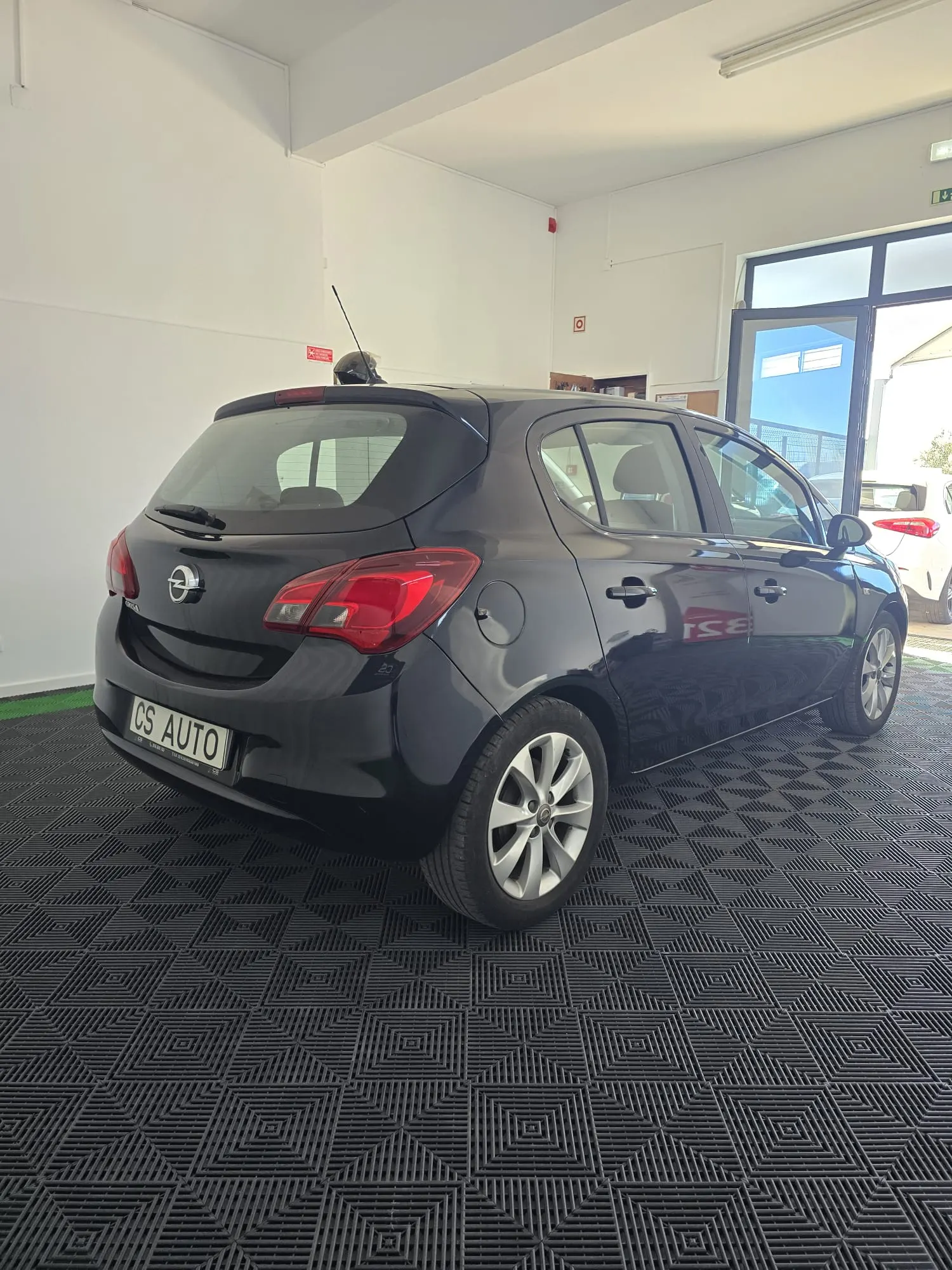 Opel Corsa 1.2 Enjoy 3