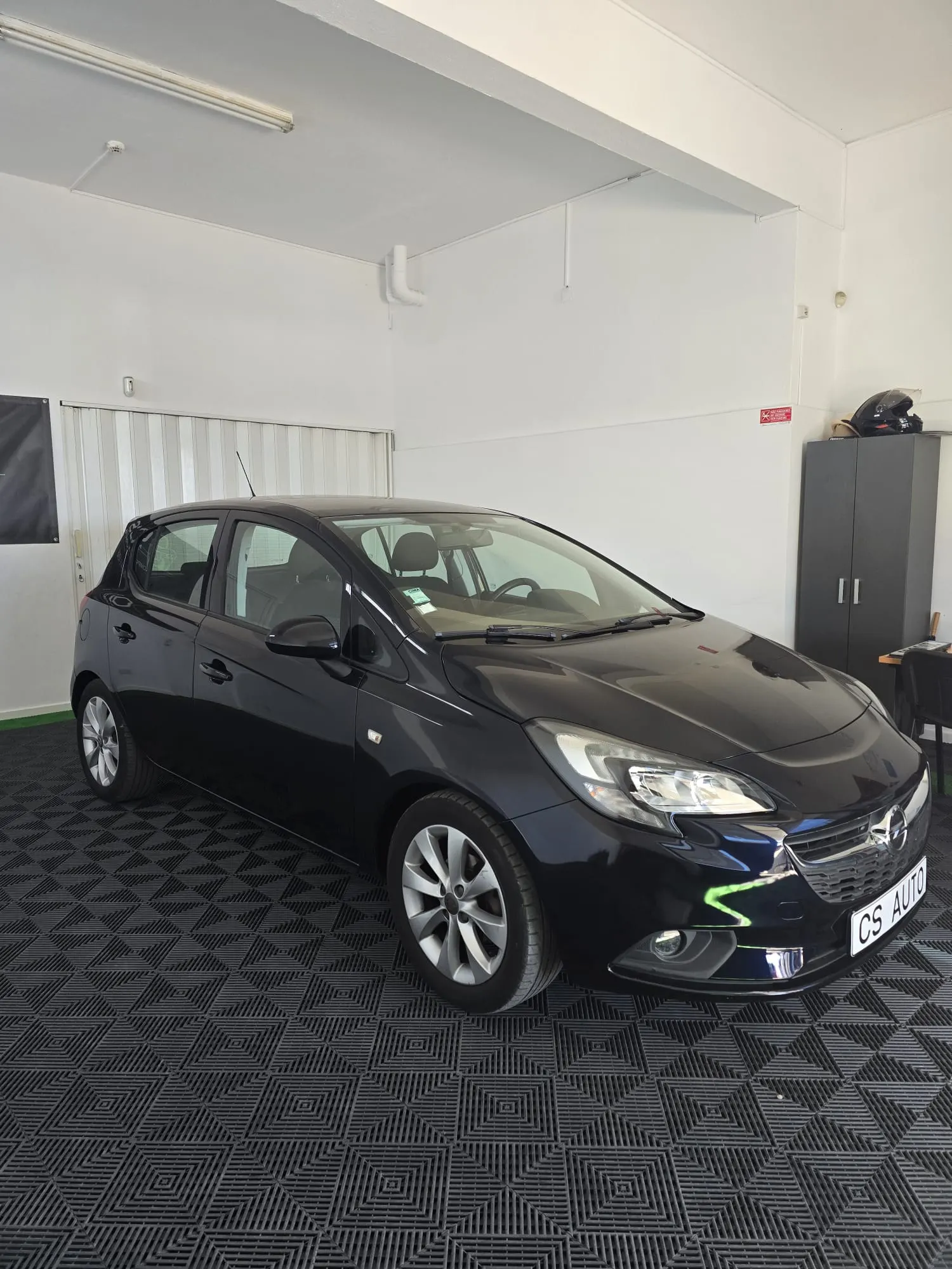 Opel Corsa 1.2 Enjoy 2