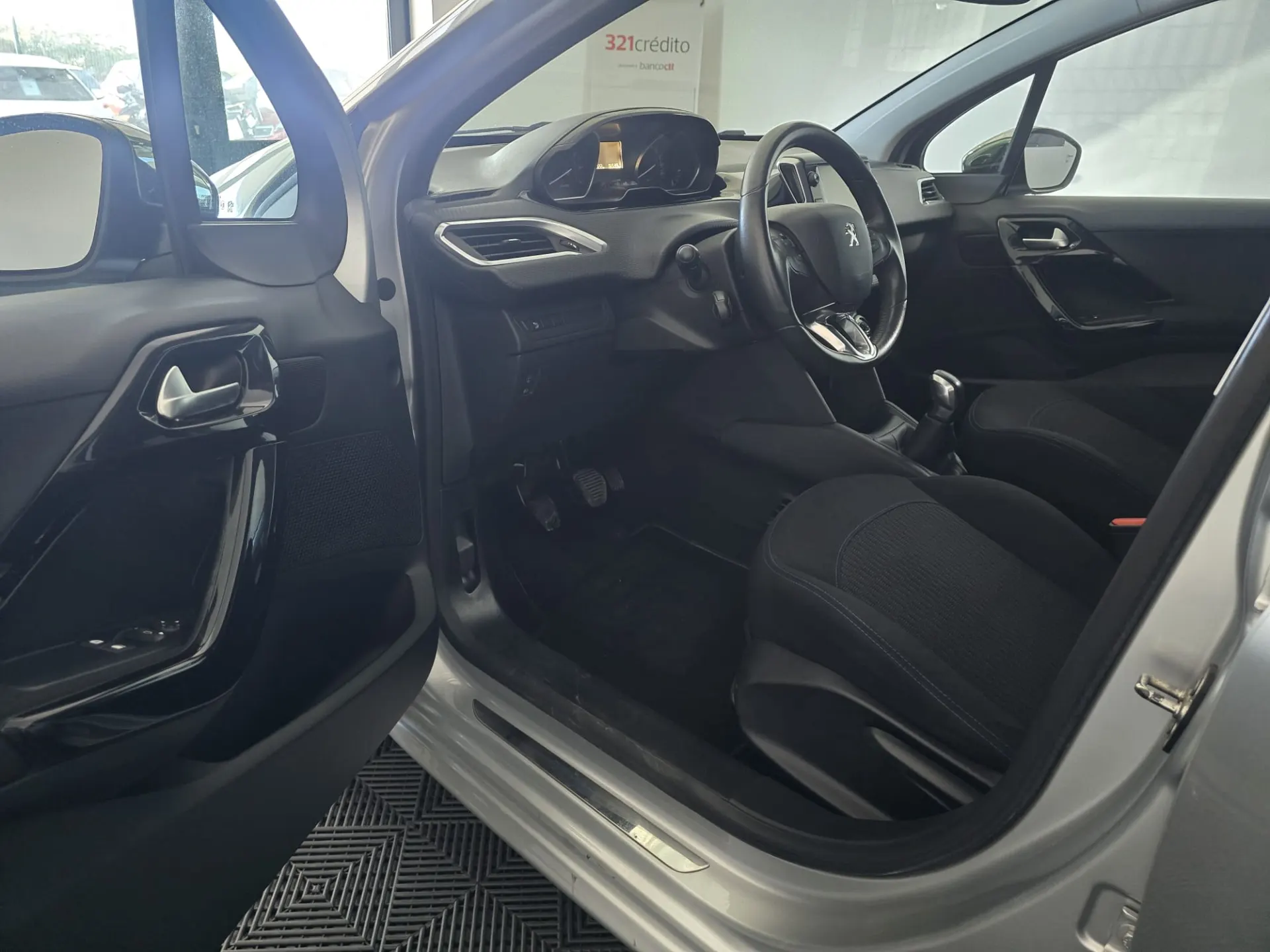 Peugeot 208 1.2 PureTech Access 7