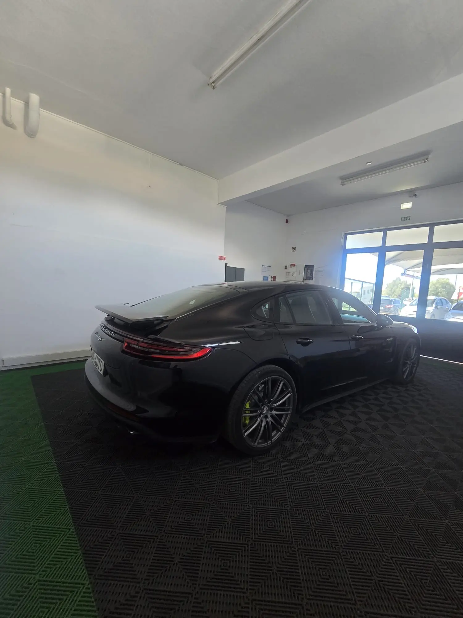 Porsche Panamera 4 E-Hybrid Executive 4