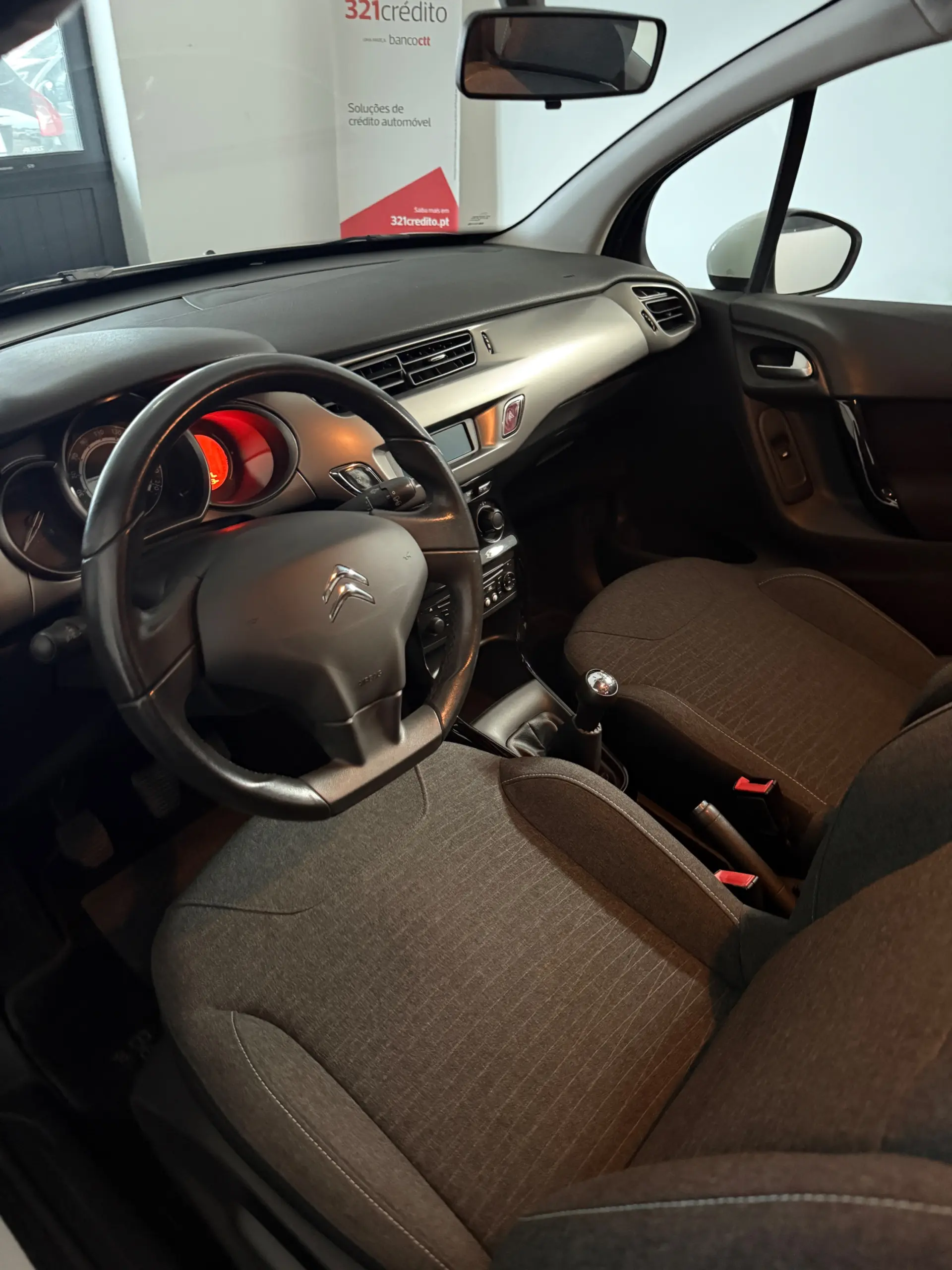 Citroen C3 1.0 PureTech Confort 8