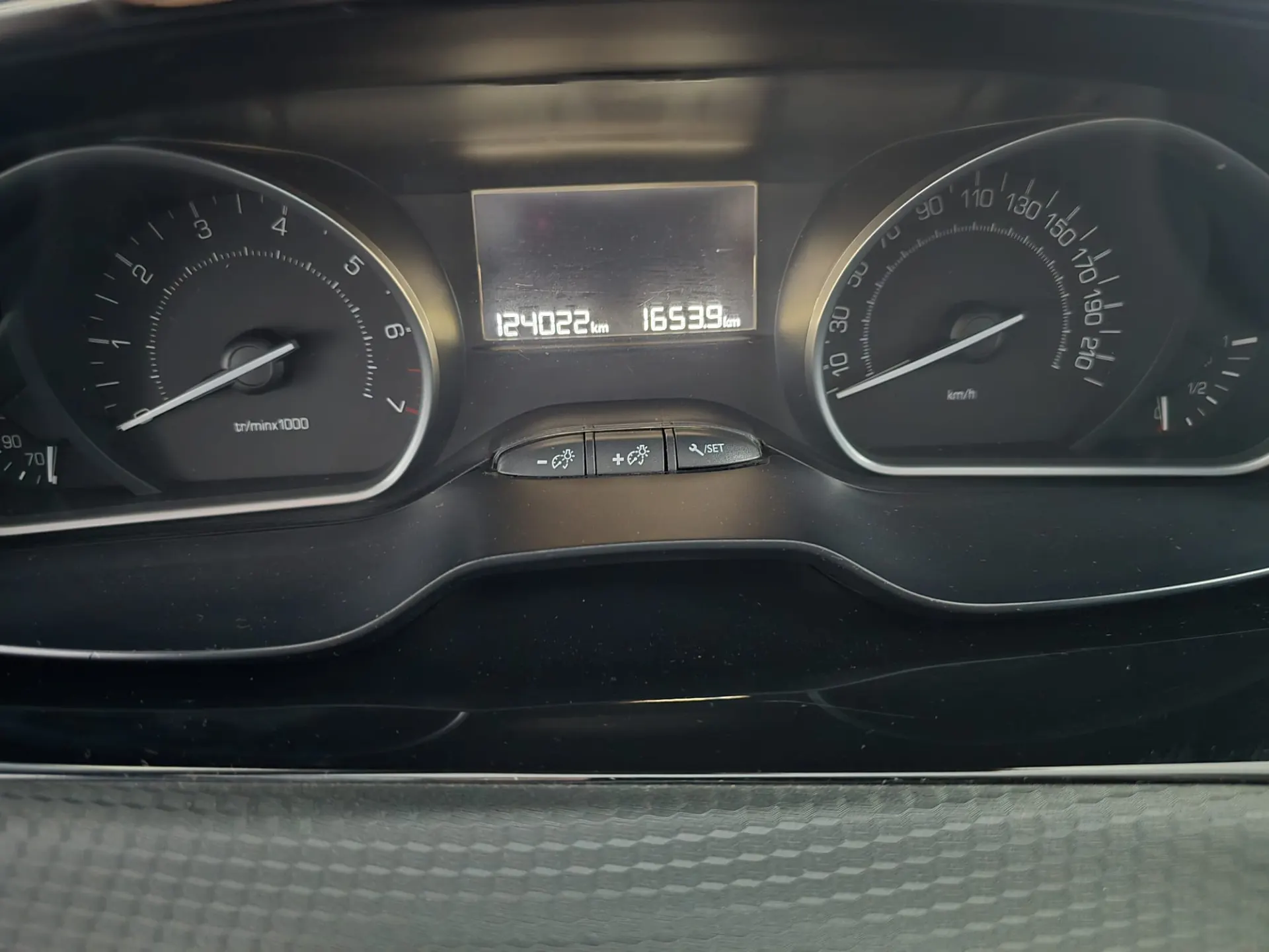 Peugeot 208 1.2 PureTech Access 6