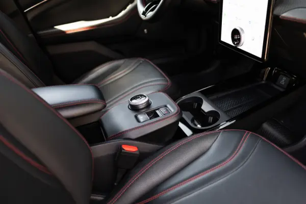 Ford Mustang Mach-E AWD PREMIUM 21