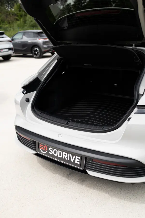 Porsche Taycan Sport Turismo Outro 47