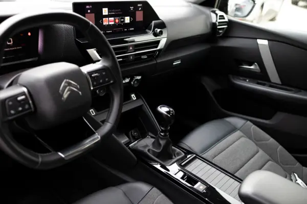 Citroen C4 1.2 PureTech Shine 15