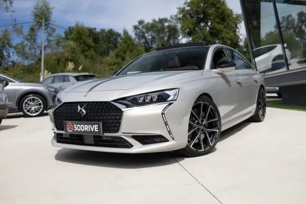 DS DS9 E-Tense 360 4x4 Auto PERFORMANCE LINE + 17