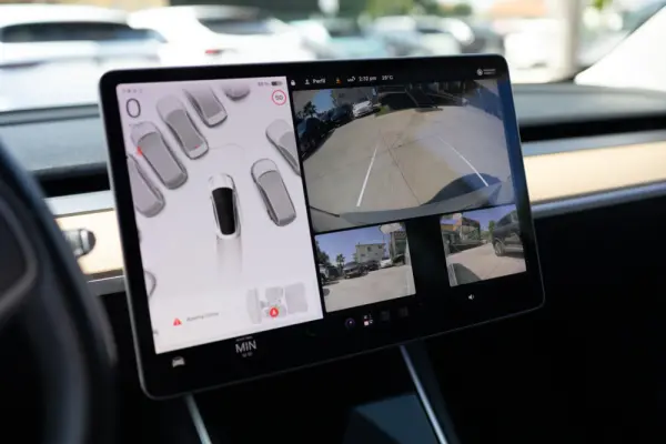 Tesla Model 3 Long-Range Dual Motor AWD 8