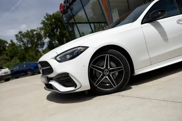 Mercedes-Benz C 300 e AMG Line 38