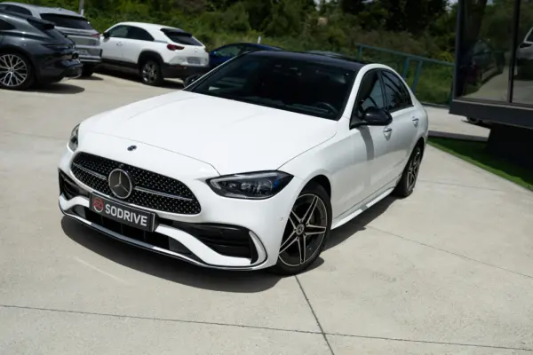 Mercedes-Benz C 300 e AMG Line 4