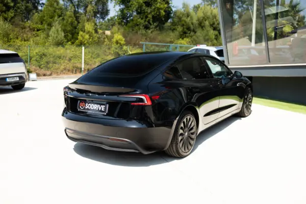 Tesla Model 3 Tração Traseira Premium 27