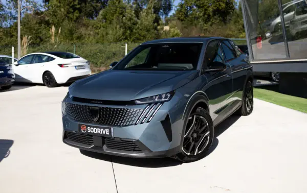 Peugeot E-3008 73 kWh Allure 4