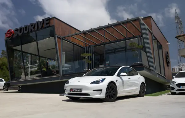 Tesla Model 3 Standard RWD Plus 1
