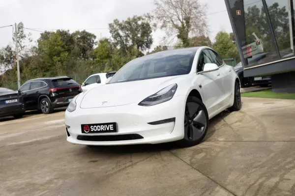 Tesla Model 3 Standard RWD Plus 4