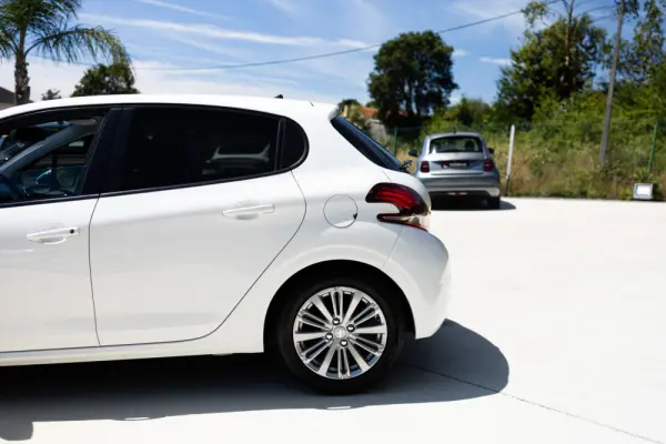 Peugeot 208 1.6 BlueHDi Style 9