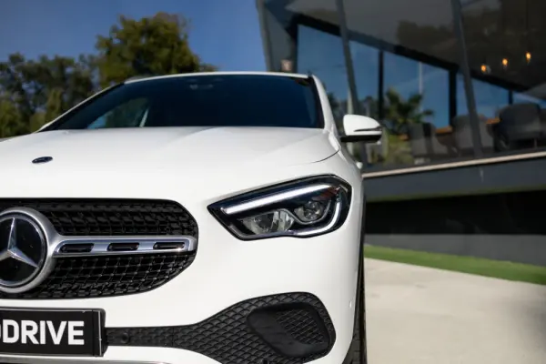 Mercedes-Benz GLA 250 e 8G-DCT Progressive 12
