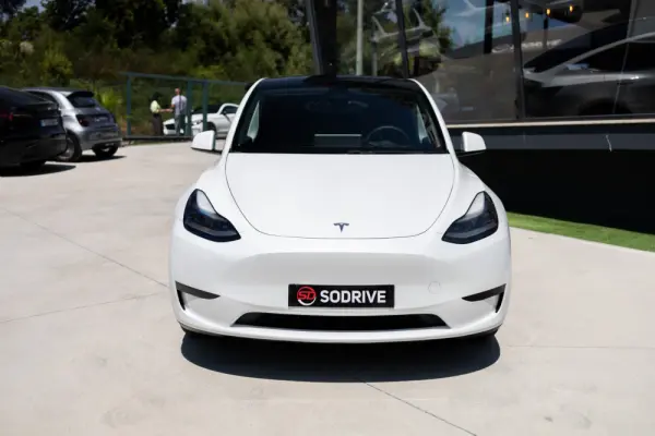 Tesla Model Y Standard 3