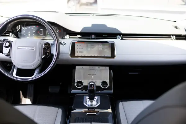Land Rover Range Rover Evoque P300e R-Dynamic HSE 39