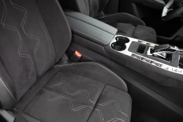 DS DS7 Crossback E-Tense Performance Line EAT8 25