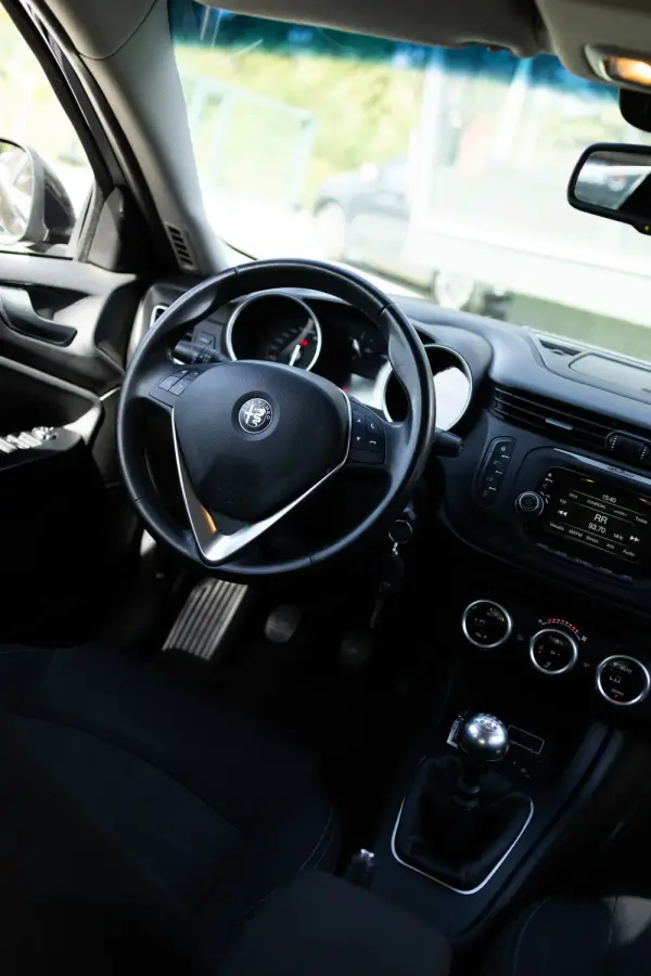 Alfa Romeo Giulietta 1.6 JTDM Exclusive J18 2