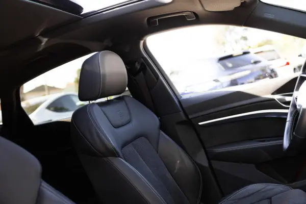 Audi e-tron Sportback 55 quattro S line 42
