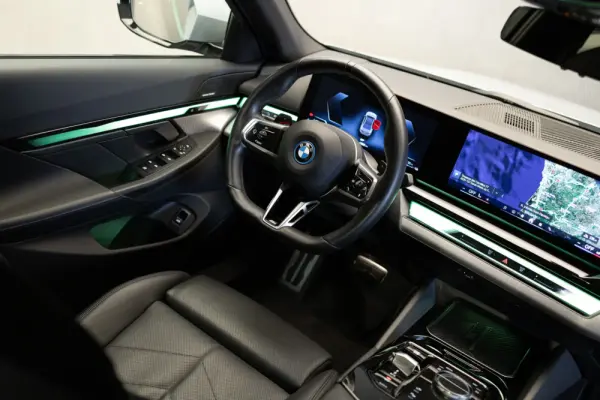 BMW 530 e Pack Desportivo M 2