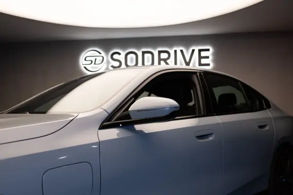 BMW 530 e Pack Desportivo M 6