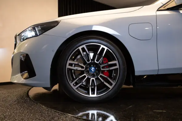 BMW 530 e Pack Desportivo M 7