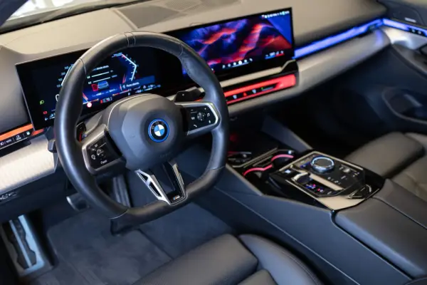 BMW 530 e Pack Desportivo M 14