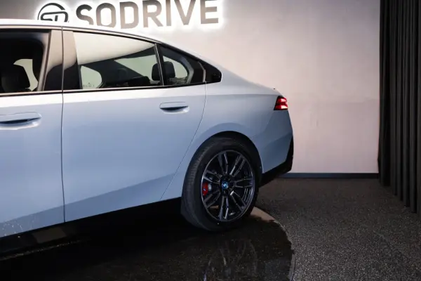 BMW 530 e Pack Desportivo M 32