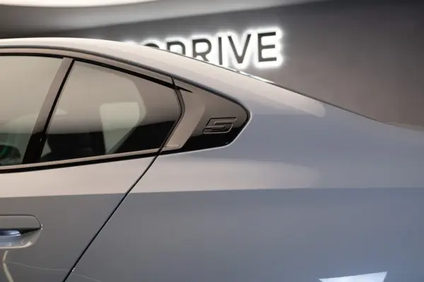 BMW 530 e Pack Desportivo M 37
