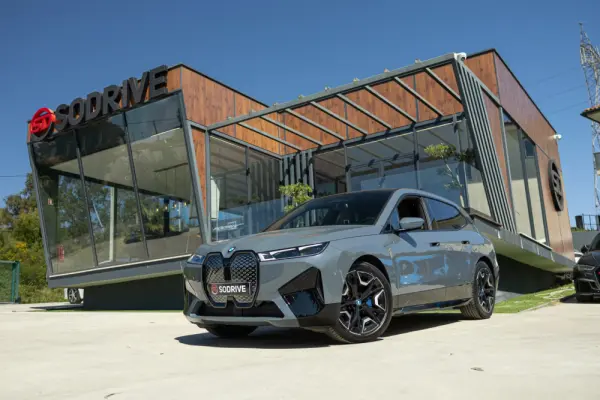 BMW iX xDrive 40 Pack Desportivo 1