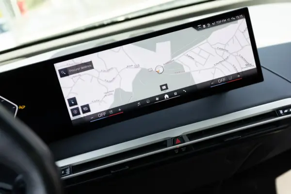 BMW iX xDrive 40 Pack Desportivo 11