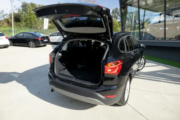 BMW X1 16 d sDrive Advantage 38