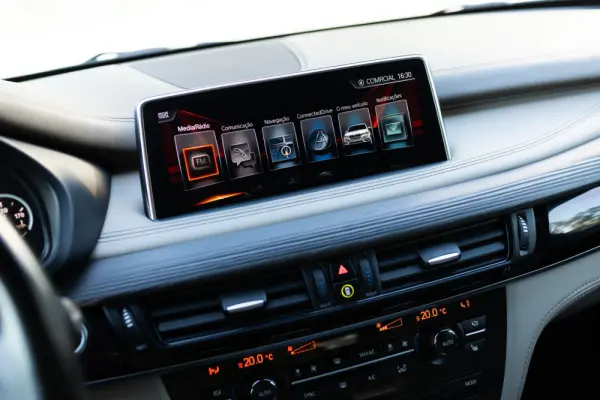 BMW X5 40e xDrive 10