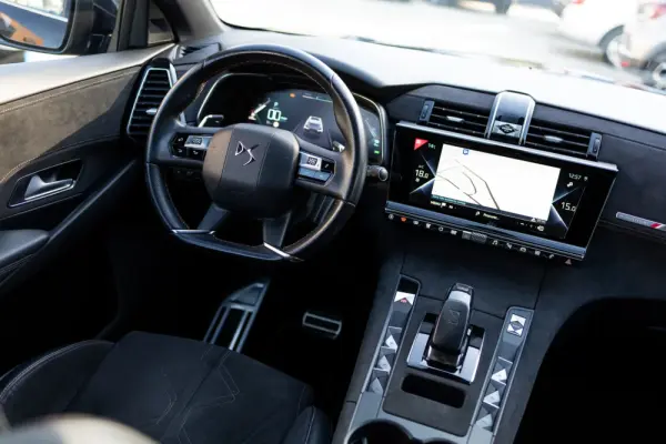DS DS7 Crossback E-Tense Performance Line+ EAT8 2