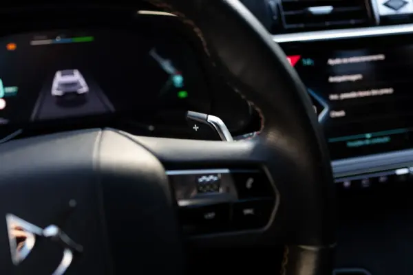 DS DS7 Crossback E-Tense Performance Line+ EAT8 17