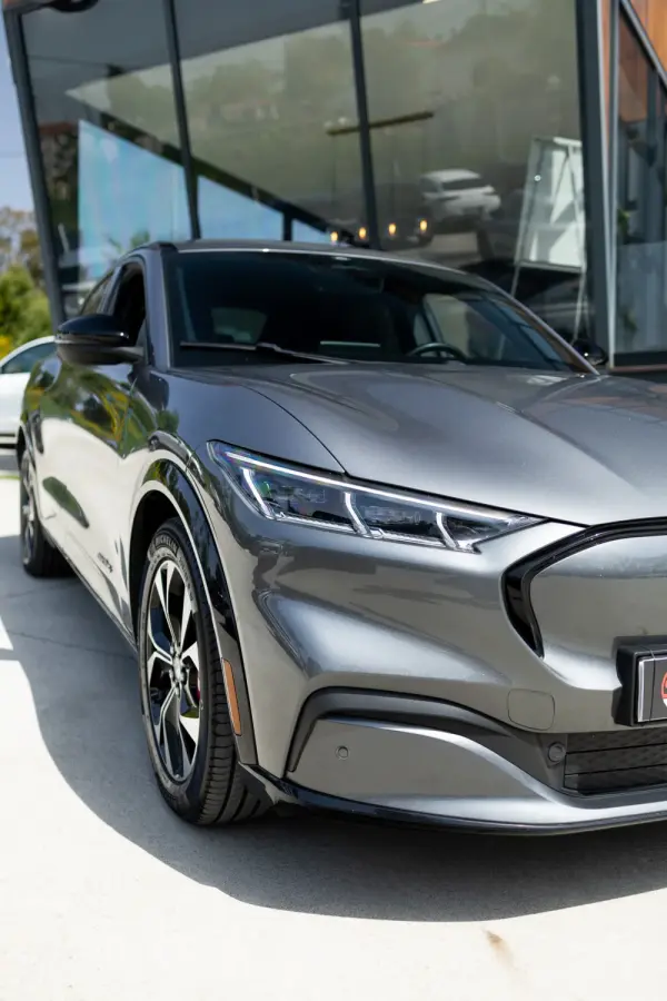 Ford Mustang Mach-E 75.7 kWh Premium AWD 20