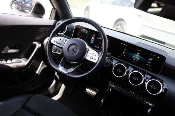 Mercedes-Benz A 180 d AMG Line Aut. 2