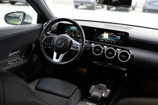 Mercedes-Benz A 250 e Progressive 2