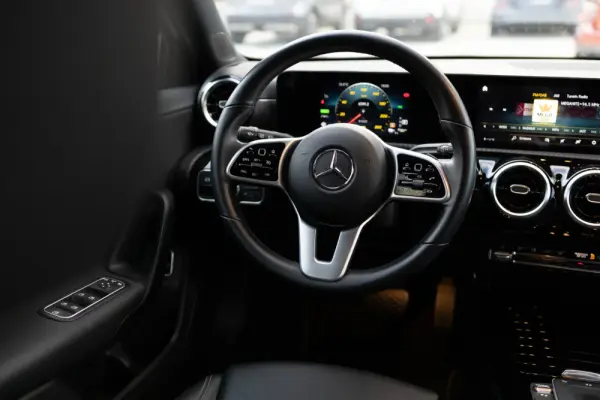 Mercedes-Benz A 250 e Progressive 11