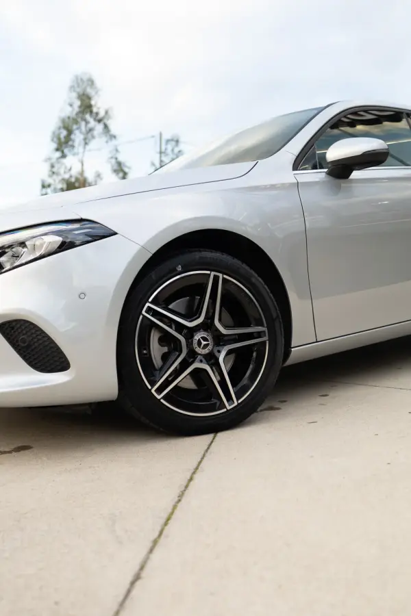 Mercedes-Benz A 250 e Progressive 12