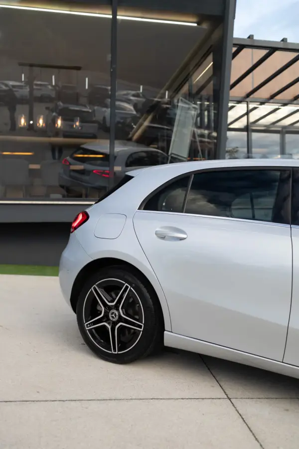 Mercedes-Benz A 250 e Progressive 26