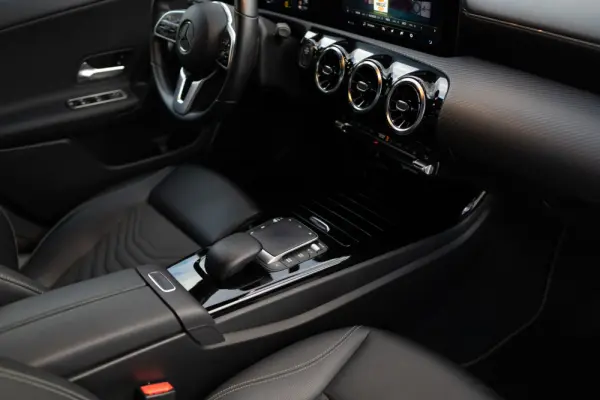 Mercedes-Benz A 250 e Progressive 29