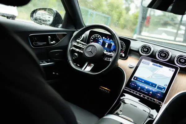 Mercedes-Benz C 300 e AMG Line 2