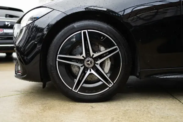 Mercedes-Benz C 300 e AMG Line 16