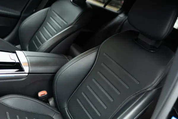 Mercedes-Benz C 300 e AMG Line 37