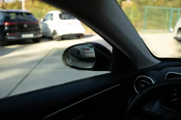 Mercedes-Benz C 300 e Avantgarde 38