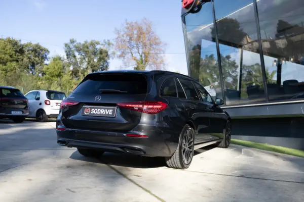 Mercedes-Benz C 300 e Avantgarde 41