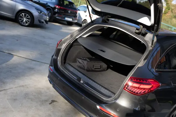 Mercedes-Benz C 300 e Avantgarde 44