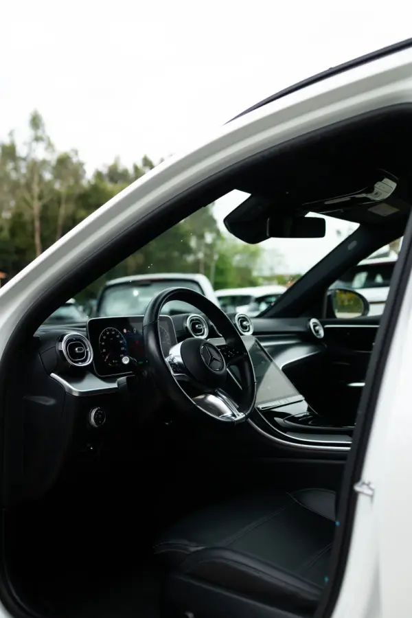 Mercedes-Benz C 300 e Avantgarde 8